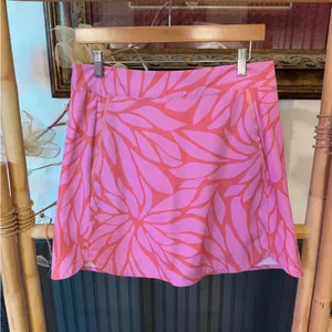 Vineyard Vines Passion Fruit Bloom Golf Performance Skort Pink Sz 10 💛🍄 thumbnail 3