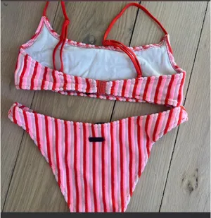 Triangl swim suit bikini set  thumbnail 3