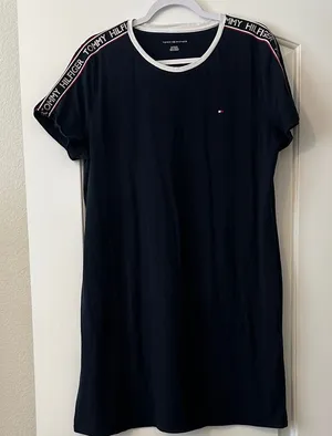 Tommy Hilfiger Navy Short Sleeve Logo T‑Shirt Dress with White Trim thumbnail 1