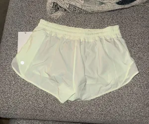 Lululemon Hotty Hot LR Short 2.5" *Lined thumbnail 2