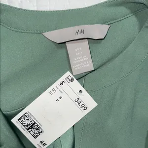 H&M Elegant Green Dress thumbnail 5