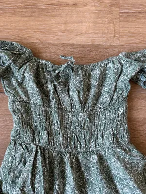 Hollister Green Floral Paisley Off The Shoulder Dress thumbnail 4