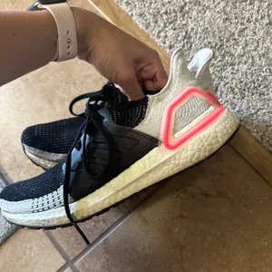 Ultraboosts thumbnail 5