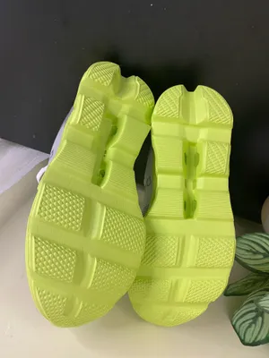 DQ women’s sneakers shoes size 8 thumbnail 7