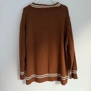 Brown V thumbnail 2