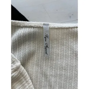 Byou Apparel Cream Tie Front Cropped Ribbed Sweater & BP Black Lettuce‎ Hem Crop thumbnail 2