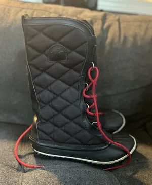 Sorel Black Quilted Boots with Red Laces thumbnail 1