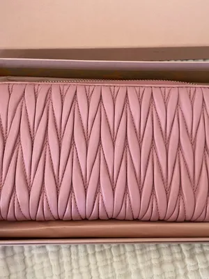 Miu Miu Matelasse Zip Wallet Pink Gold w/ Box thumbnail 4