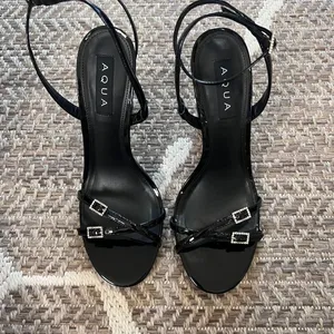 AQUA Ankle Strapped Heel Sz 9B thumbnail 2