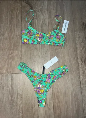 Urban Outfitters brand new pretty floral green bikini small with tags thumbnail 2