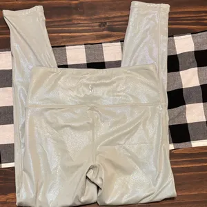 Alphalete liquid shimmer green full length Leggings medium thumbnail 5