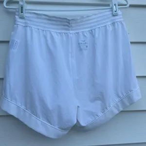 Nike White Athletic Shorts Moisture-Wicking Elastic Waistband thumbnail 4