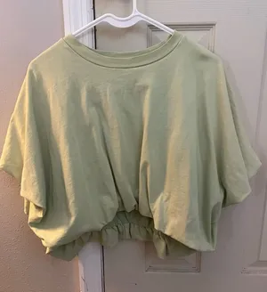 Boutique Top thumbnail 1