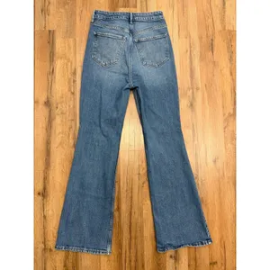 Old Navy Higher High-Rise Flare Jeans Women's 6 Medium Wash Stretch Denim thumbnail 4