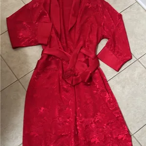 Victoria’s Secret Red Satin Intimate Outfit thumbnail 5