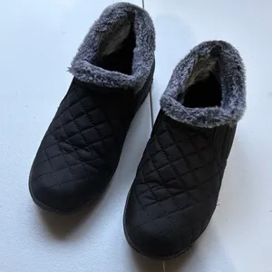 Clarks Minnetonka Timpson Tulsa Slip-Ons - Size 10 thumbnail 1