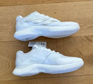 Adidas - Avacourt 2 Tennis Sneakers in White thumbnail 4