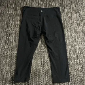 Lululemon Wunder Under Crop Compressive Leggings Size 8 thumbnail 3