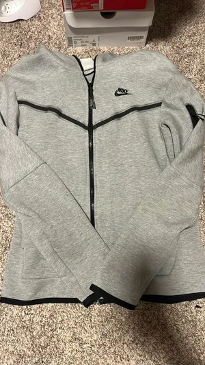 Brand New Nike Tech  thumbnail 1