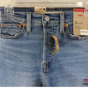 Levis Wedgie Straight High Rise Distressed Jeans Light Wash‎ 25x28 NEW Capsule thumbnail 16