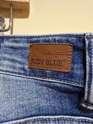 Women’s Judy Blue Boyfriend Fit Distressed Jeans thumbnail 5