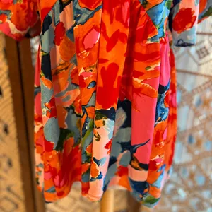 Entro Floral Babydoll V-Neck Ruffle Sleeve Women's Top thumbnail 4