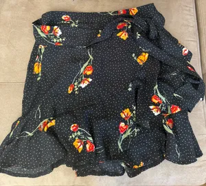 LDLA Black Skirt Size L thumbnail 1