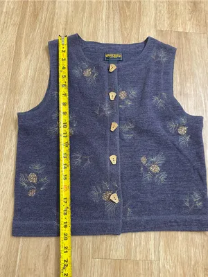 Woolrich Navy Blue Pinecone Embroidered Knit Vest thumbnail 4