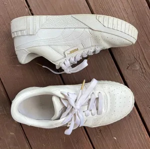 Puma white classic women’s sneakers thumbnail 1