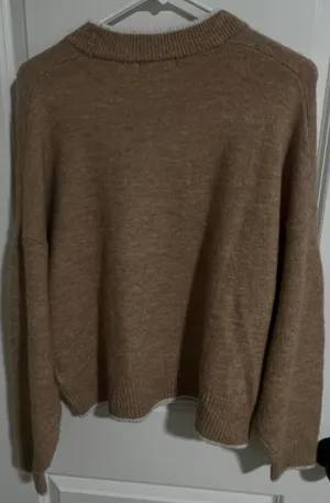 H&M Sweater thumbnail 4