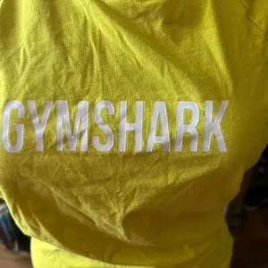 Gymnshark yellow graphic Athleisure M sporty T-shirtless thumbnail 2