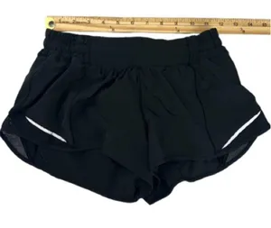Lululemon Hotty Hot Short II *2.5" Black size 6 thumbnail 4