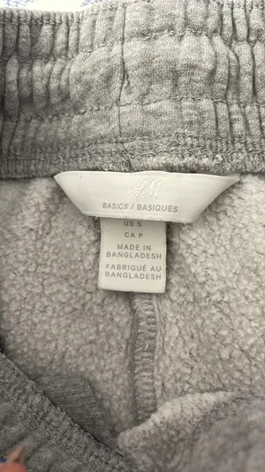 H&M sweatpants thumbnail 3