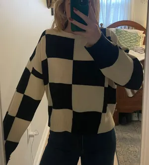 Sweater thumbnail 3