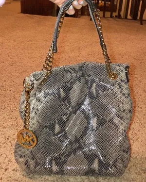 Michael Kors MOVING SALE! [AUTHENTIC] NWOT bag thumbnail 1