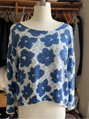 Sweet Lovely by Jen Blue & White Floral Sweater Size Large thumbnail 5