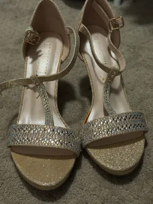 Good and rhinestone heels Gold Size 8.5 thumbnail 1