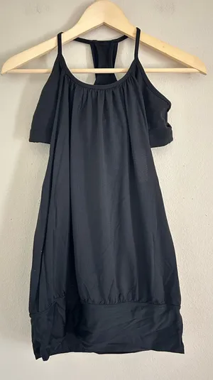 Lululemon No Limit Tank Top Shelf Bra Size 6 Black Stretch Low Hip Length. a-1 thumbnail 1