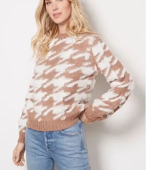 Line & Dot Houndstooth Pullover
Sweater(Size Medium) thumbnail 1