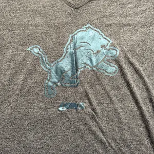 Majestic Detroit Lions Shimmery V-Neck Tee Size L thumbnail 2