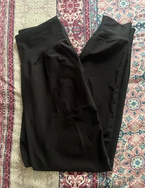 Old Navy Black High-Rise Leggings with Side Pocket thumbnail 1