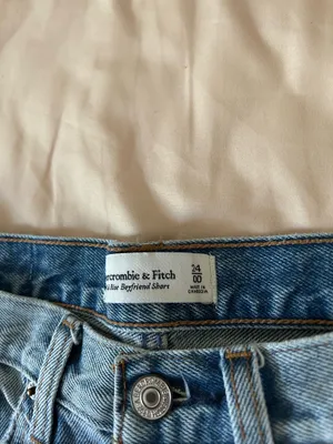 Abercrombie Boyfriend Mid-Rise Shorts thumbnail 3