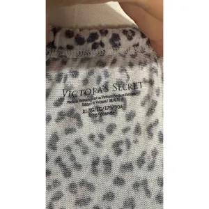 Victoria's‎ Secret Women's XL Leopard Print Pajama Set Long Sleeve thumbnail 7