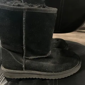 Koolaburra Black Suede Boots Size 6 thumbnail 4