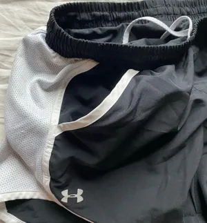 Under Armour Shorts Size S thumbnail 4