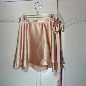 MORE TO COME Jasmine Wrap Mini Skirt Womens XS‎ Pink Satin Side Tie Balletcore thumbnail 2