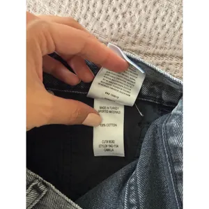 CITIZENS OF HUMANITY Camilla Raw Hem Shorts in Karma Size 24 thumbnail 6
