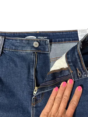 Old Navy Women’s Size 14 High Rise Bermuda Denim Shorts Cuffed Dark Wash thumbnail 5