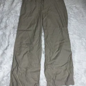 Gap 100% Linen Blend Flowy Khaki Pants with Pockets size Large w pockets thumbnail 4