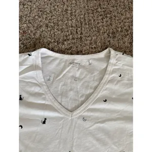 Old Navy Women's Everyday V Neck Cat Moon White Short Sleeve‎ Tee Size XL thumbnail 2